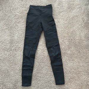 Alo Yoga Moro Leggings